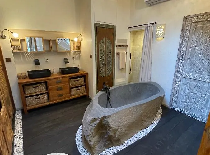 3 Bedrooms Sur * Beaulieu-sur-Mer