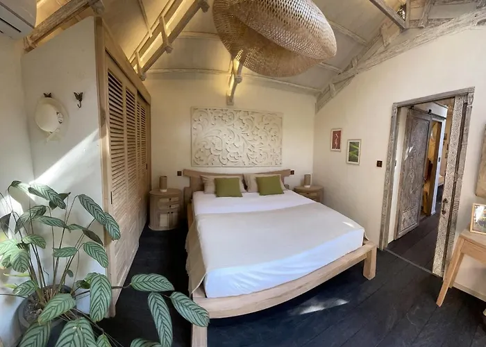 3 Bedrooms Sur