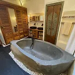 3 Bedrooms Sur 빌라 *