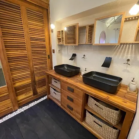 Villa 3 Bedrooms Sur